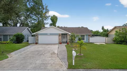 1013 Ridgefield Dr, Valrico, FL 33594