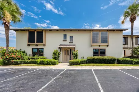 556 Plaza Seville Ct #106, Treasure Island, FL 33706