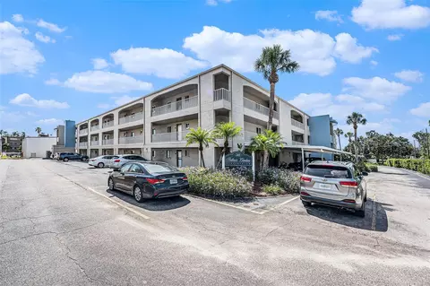 215 Valencia Blvd #308, Belleair Bluffs, FL 33770