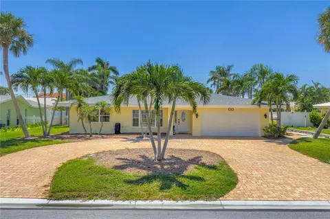 106 22nd St, Belleair Beach, FL 33786