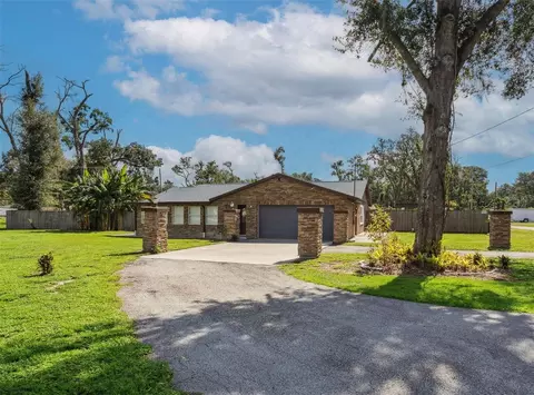 5221 Pine St, Seffner, FL 33584