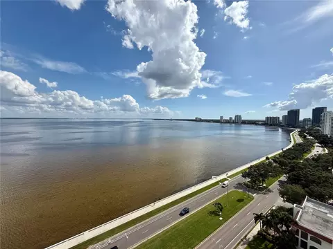 2413 Bayshore Blvd #1805, Tampa, FL 33629