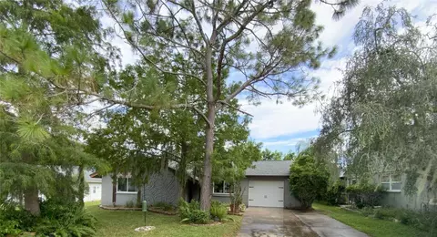 8804 Lincolnshire Dr, Hudson, FL 34667