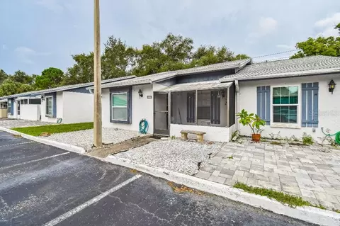 5430 Parkside Villas Dr W, Saint Petersburg, FL 33709