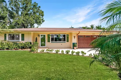 828 3rd Ave SW, Largo, FL 33770