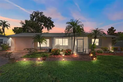 6073 45th Ave N, Kenneth City, FL 33709