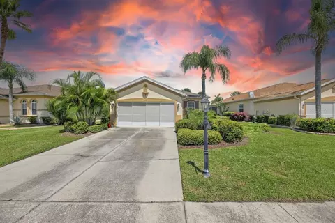 1919 Sterling Glen Ct, Sun City Center, FL 33573