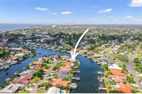 1911 Michigan Ave NE, Saint Petersburg, FL 33703