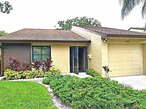 9684 Lake Seminole Dr E, Largo, FL 33773