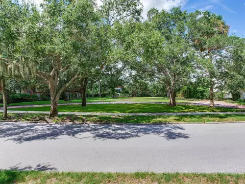 5001 S Shore Crest Cir, Tampa, FL 33609