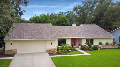 1820 Pine Hill Dr, Safety Harbor, FL 34695