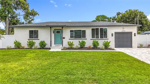 2999 Leslee Lake Dr N, Saint Petersburg, FL 33713