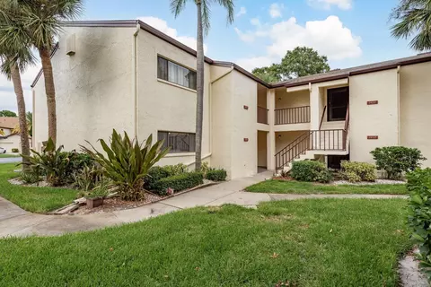 700 Starkey Rd #1411, Largo, FL 33771