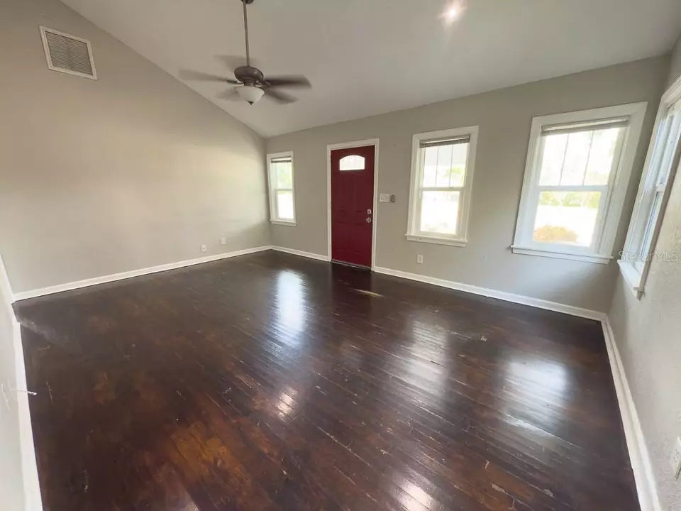 Living - 2434 9th Ave N, Saint Petersburg, FL 33713 photo 3 of 8