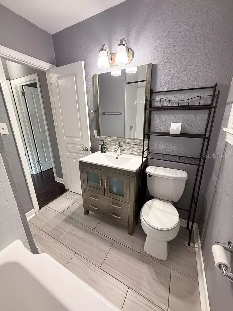 Bath - 2434 9th Ave N, Saint Petersburg, FL 33713 photo 1 of 4