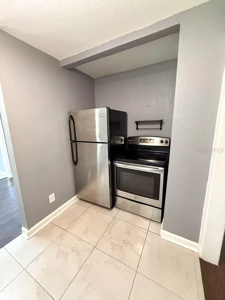 Kitchen - 2434 9th Ave N, Saint Petersburg, FL 33713 photo 6 of 6