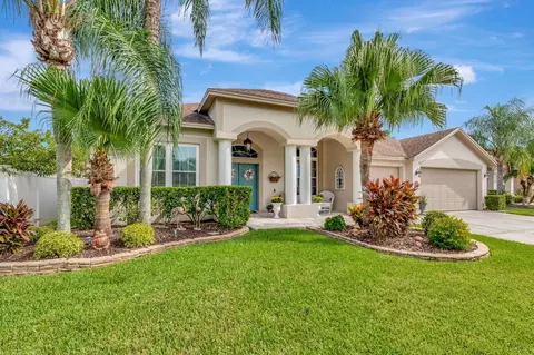 18001 Sparrows Nest Dr, Lutz, FL 33558
