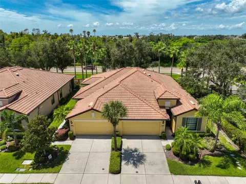 5505 Sunset Falls Dr, Apollo Beach, FL 33572