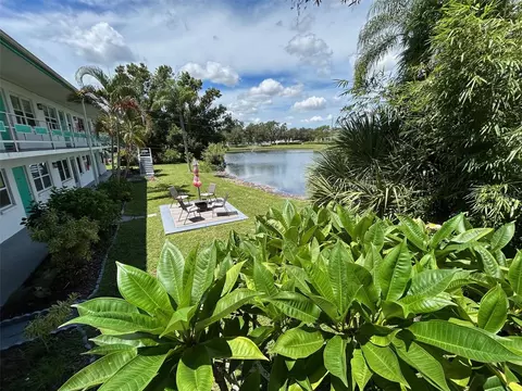 6100 21st St N #15, Saint Petersburg, FL 33714