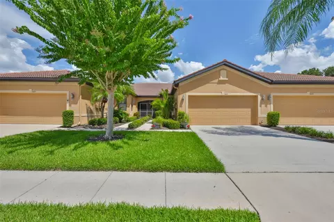 5831 Sunset Falls Dr, Apollo Beach, FL 33572
