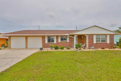 643 Oakmont Ave, Sun City Center, FL 33573