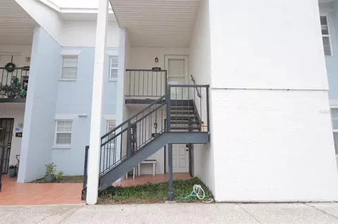 3821 N Oak Dr #J22, Tampa, FL 33611