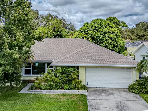 61 Harbor Woods Cir, Safety Harbor, FL 34695