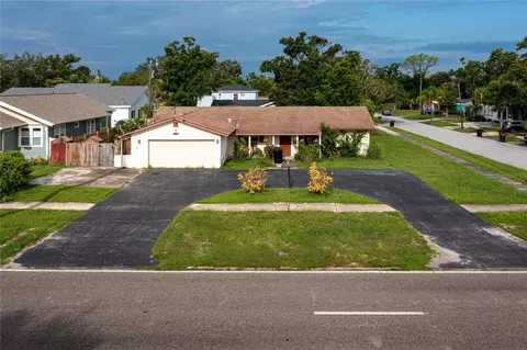 1530 49th St N, Saint Petersburg, FL 33710