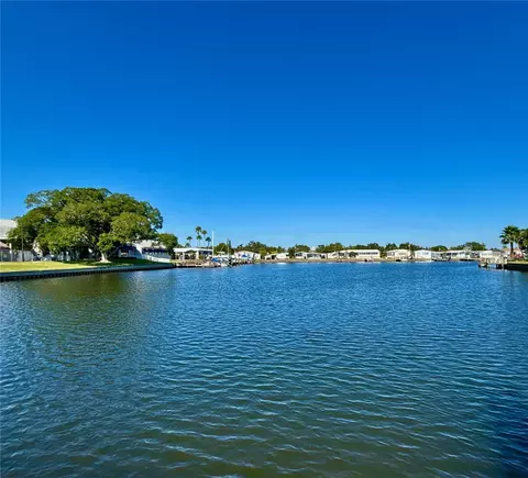 144 Americana Ct NE #218, Saint Petersburg, FL 33702