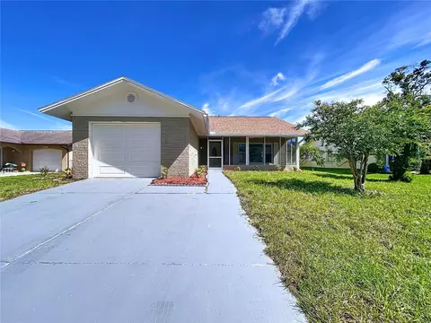 8101 Casuarina Dr, Port Richey, FL 34668