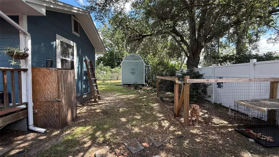 Exterior - 5804 10th St, Zephyrhills, FL 33542 photo 6 of 11