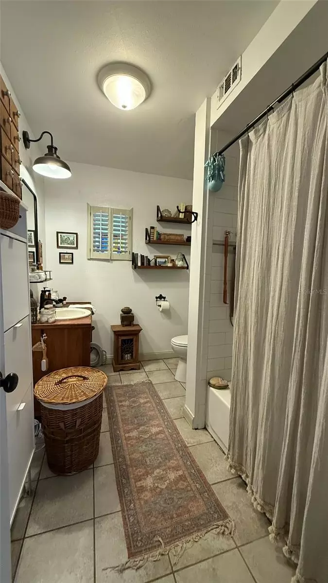 Bath - 5804 10th St, Zephyrhills, FL 33542 photo 1 of 3