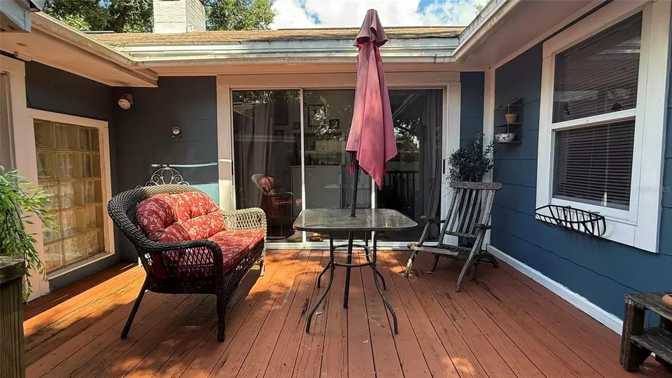 Exterior - 5804 10th St, Zephyrhills, FL 33542 photo 9 of 11