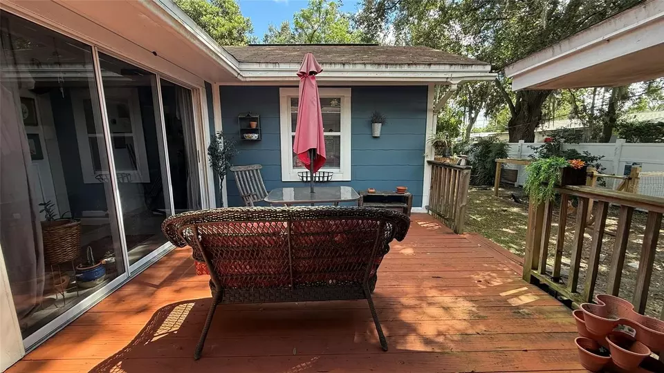 Exterior - 5804 10th St, Zephyrhills, FL 33542 photo 5 of 11