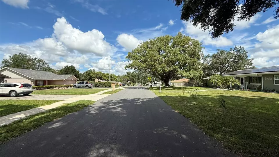 View/Area - 5804 10th St, Zephyrhills, FL 33542 photo 1 of 1