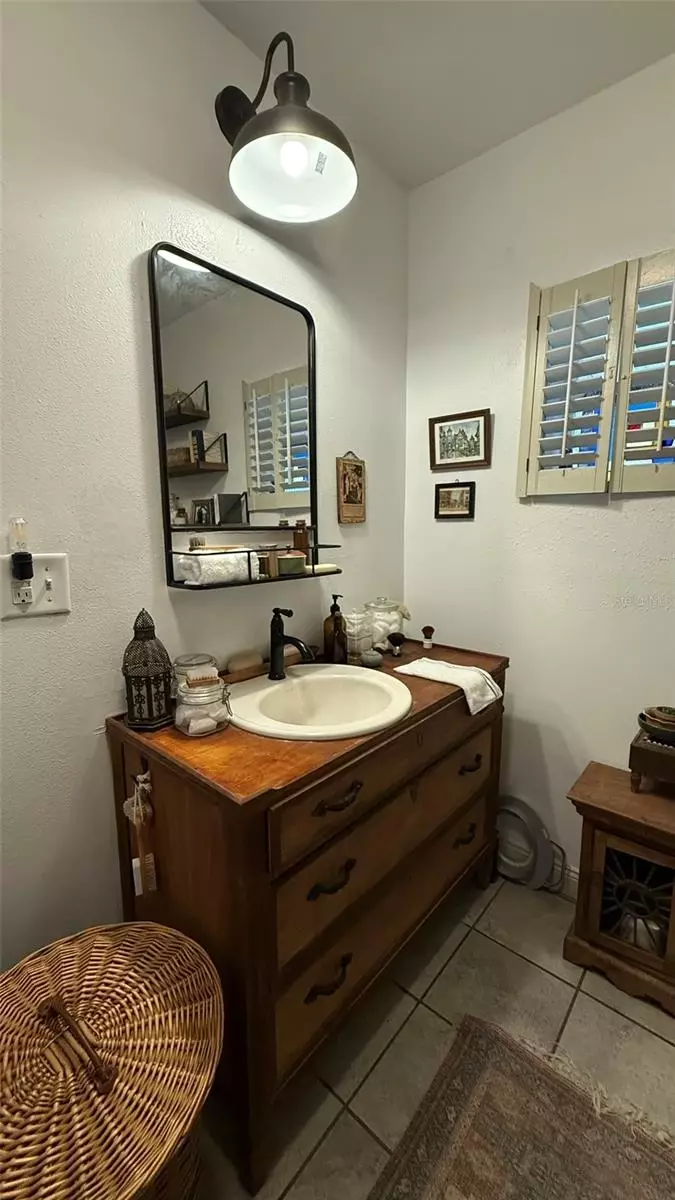 Bath - 5804 10th St, Zephyrhills, FL 33542 photo 2 of 3