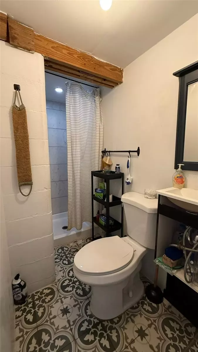 Bath - 5804 10th St, Zephyrhills, FL 33542 photo 3 of 3