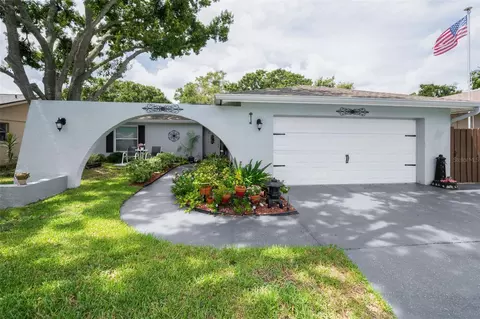 3233 Carriage Dr, Palm Harbor, FL 34684