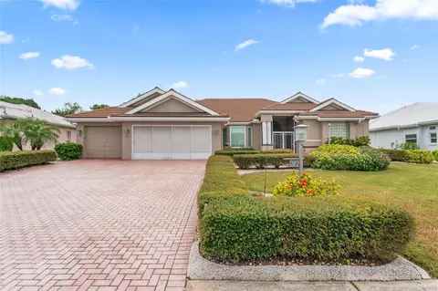 2112 Platinum Dr, Sun City Center, FL 33573