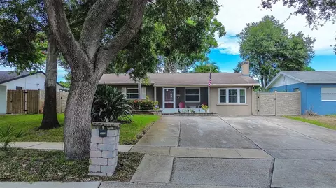 8255 82nd Ave, Seminole, FL 33777