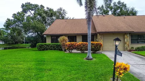 9981 Lake Seminole Dr W, Largo, FL 33773