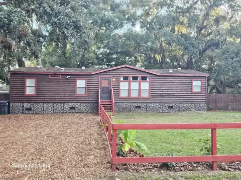 10605 2nd St, Thonotosassa, FL 33592
