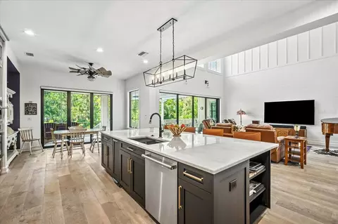 Kitchen - 8317 Alafia Pointe Dr, Riverview, FL 33578 photo 5 of 6