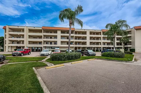 103 1st St E #208, Saint Petersburg, FL 33715