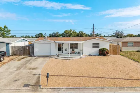 4935 Phoenix Ave, Holiday, FL 34690