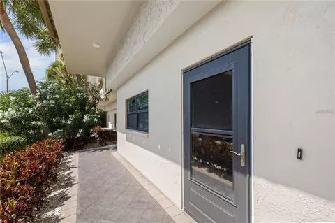 7050 Sunset Dr S #105, South Pasadena, FL 33707