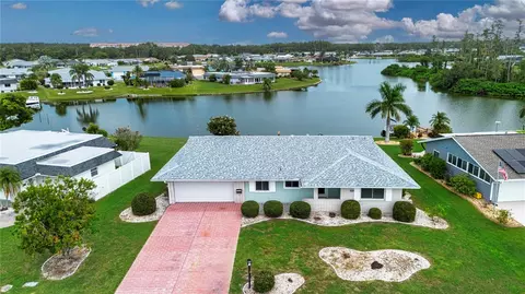 1715 Danbury Dr, Sun City Center, FL 33573