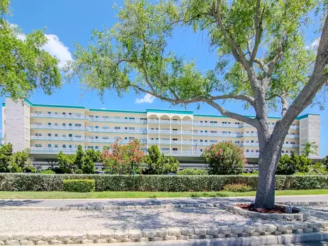 2960 59th St S #505, Gulfport, FL 33707