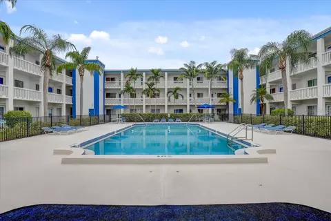 350 79th Ave N #204, Saint Petersburg, FL 33702