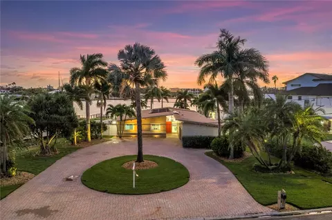 16 Treasure Ln, Treasure Island, FL 33706